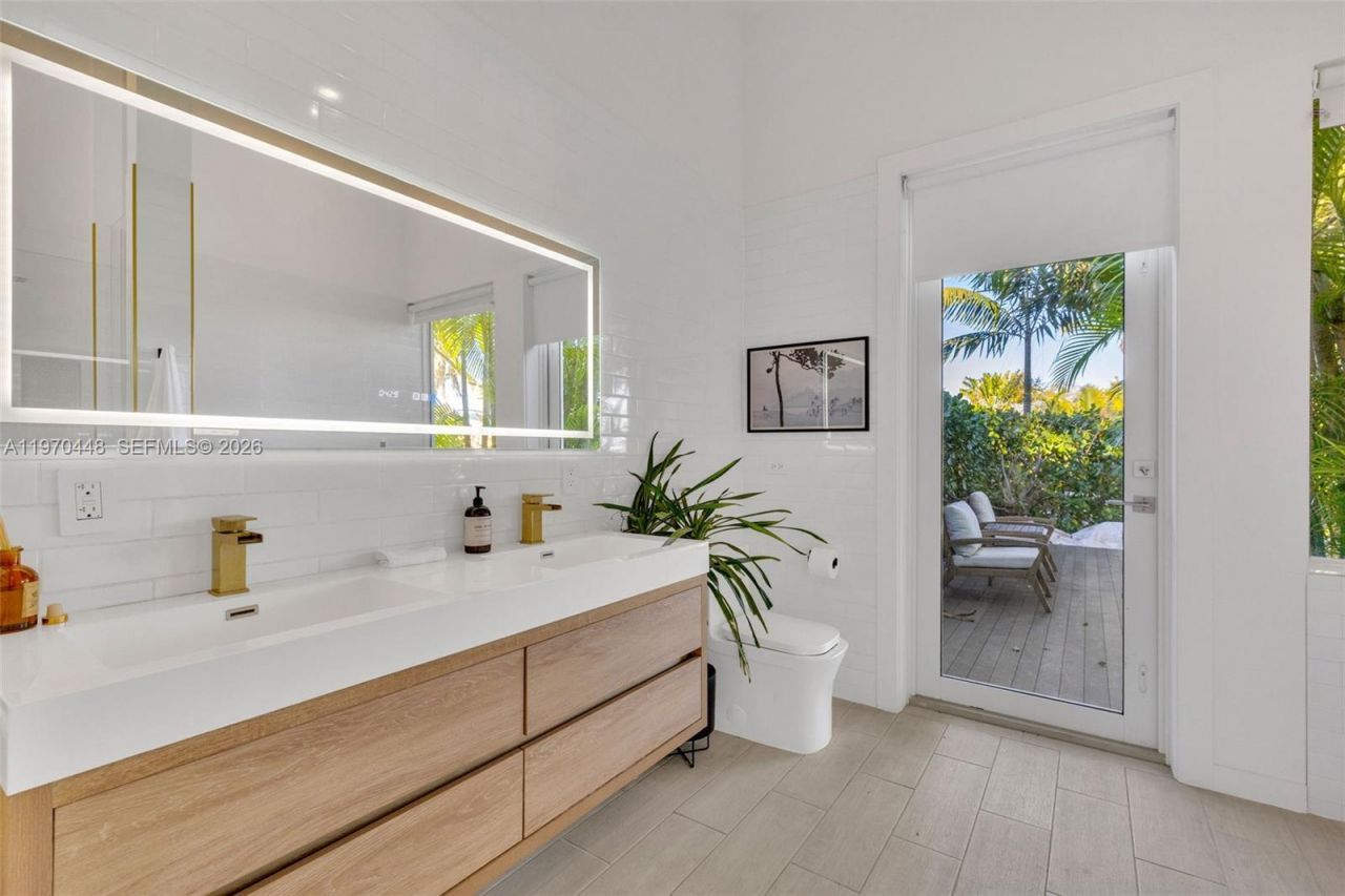 6014 SW 22nd St, Miami, FL 33155 Photo