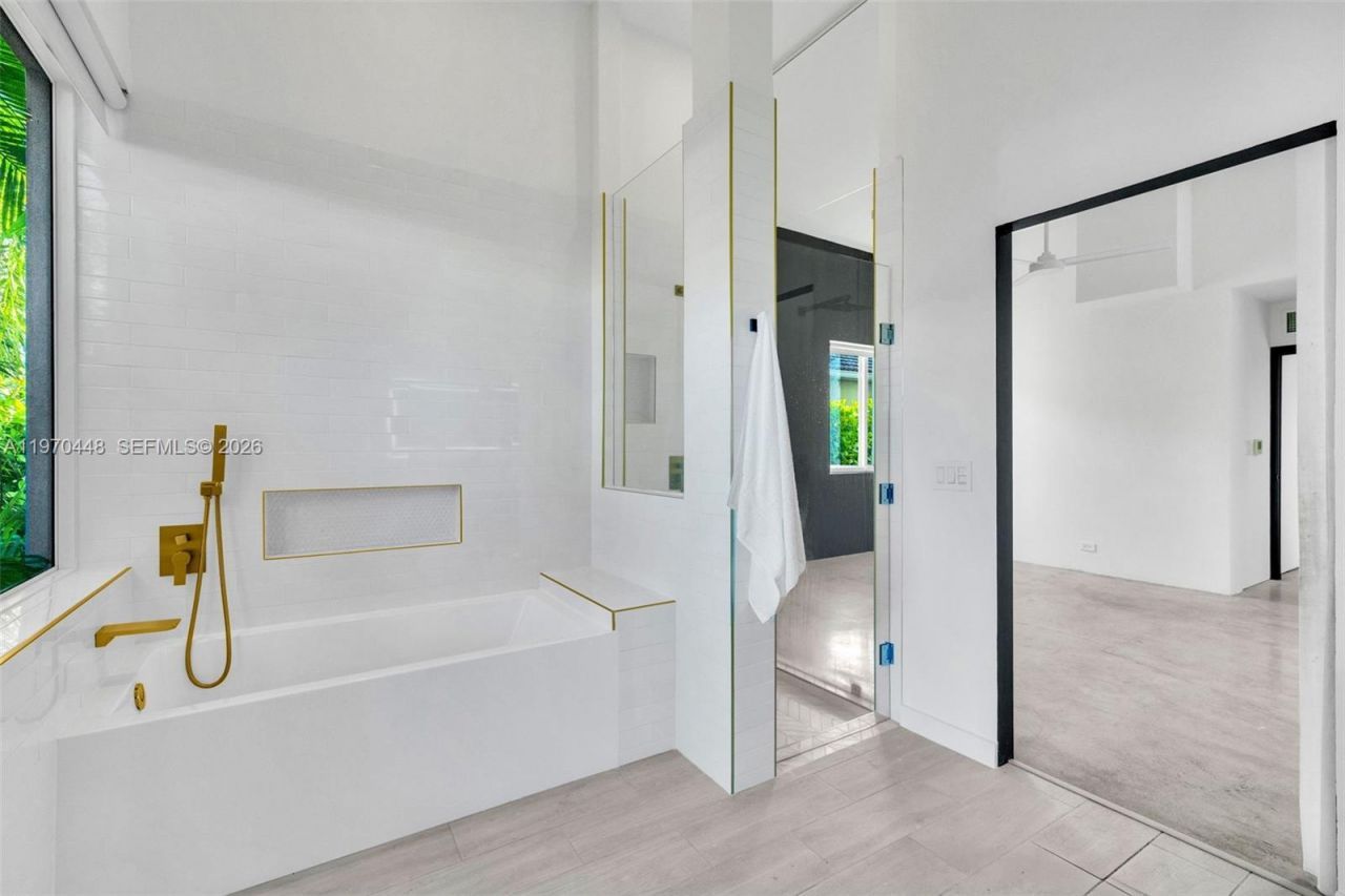 6014 SW 22nd St, Miami, FL 33155 Photo