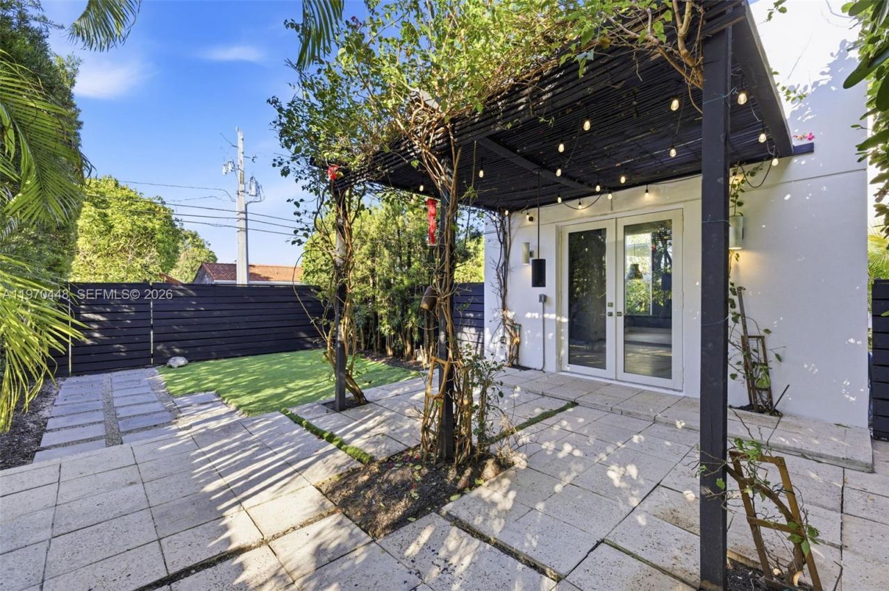 6014 SW 22nd St, Miami, FL 33155 Photo