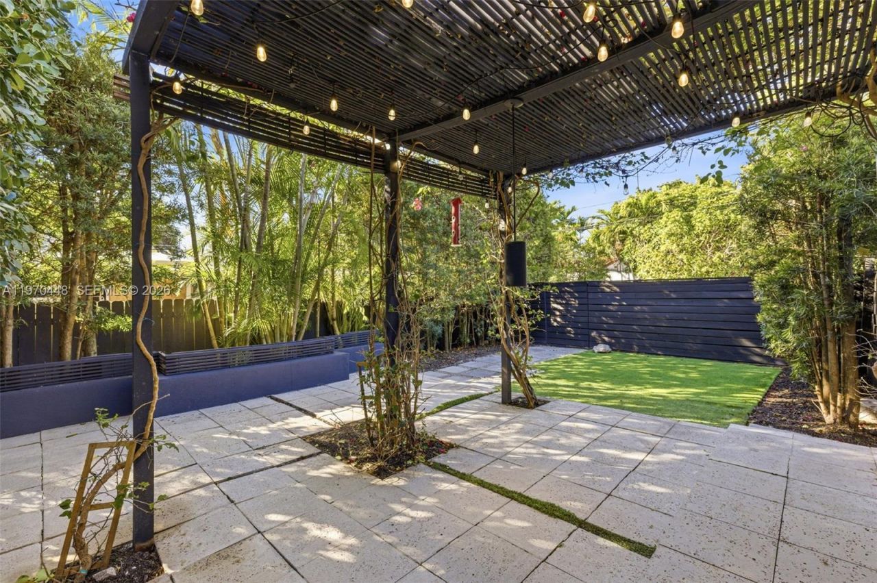 6014 SW 22nd St, Miami, FL 33155 Photo