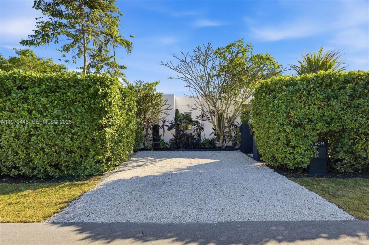 6014 SW 22nd St, Miami, FL 33155 Photo