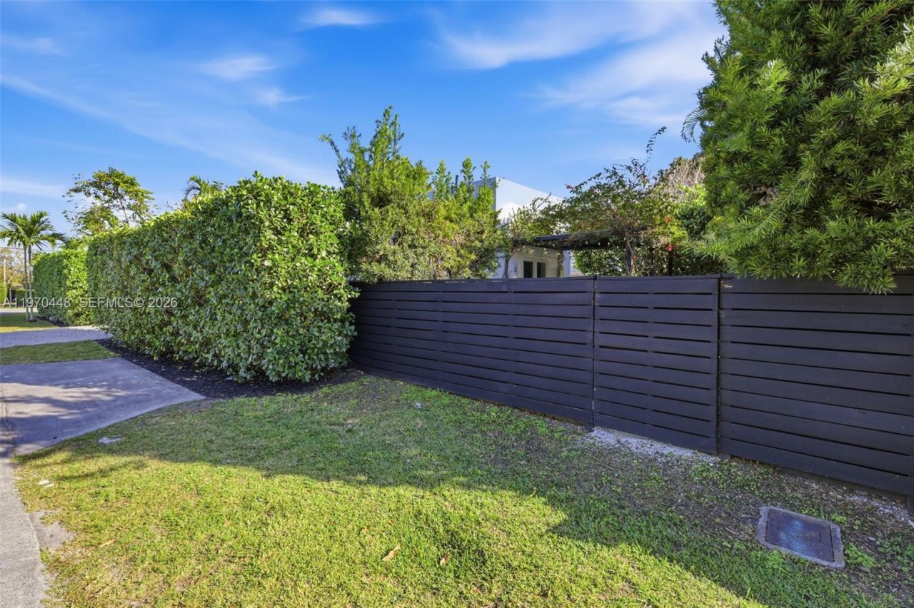 6014 SW 22nd St, Miami, FL 33155 Photo