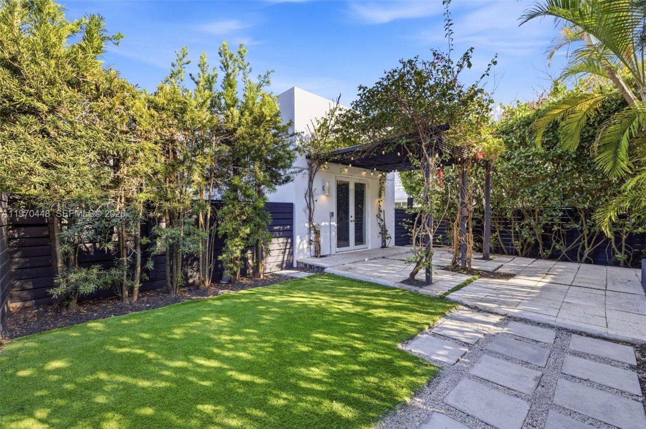 6014 SW 22nd St, Miami, FL 33155 Photo