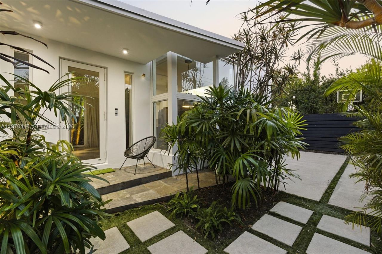 6014 SW 22nd St, Miami, FL 33155 Photo