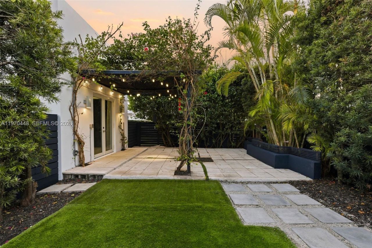 6014 SW 22nd St, Miami, FL 33155 Photo