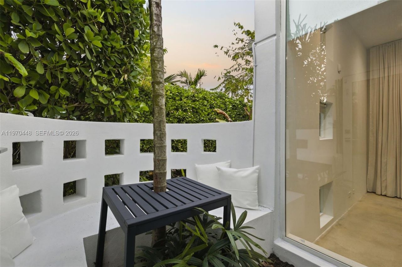 6014 SW 22nd St, Miami, FL 33155 Photo