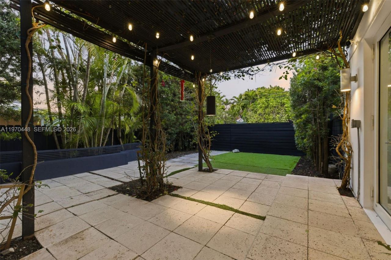 6014 SW 22nd St, Miami, FL 33155 Photo