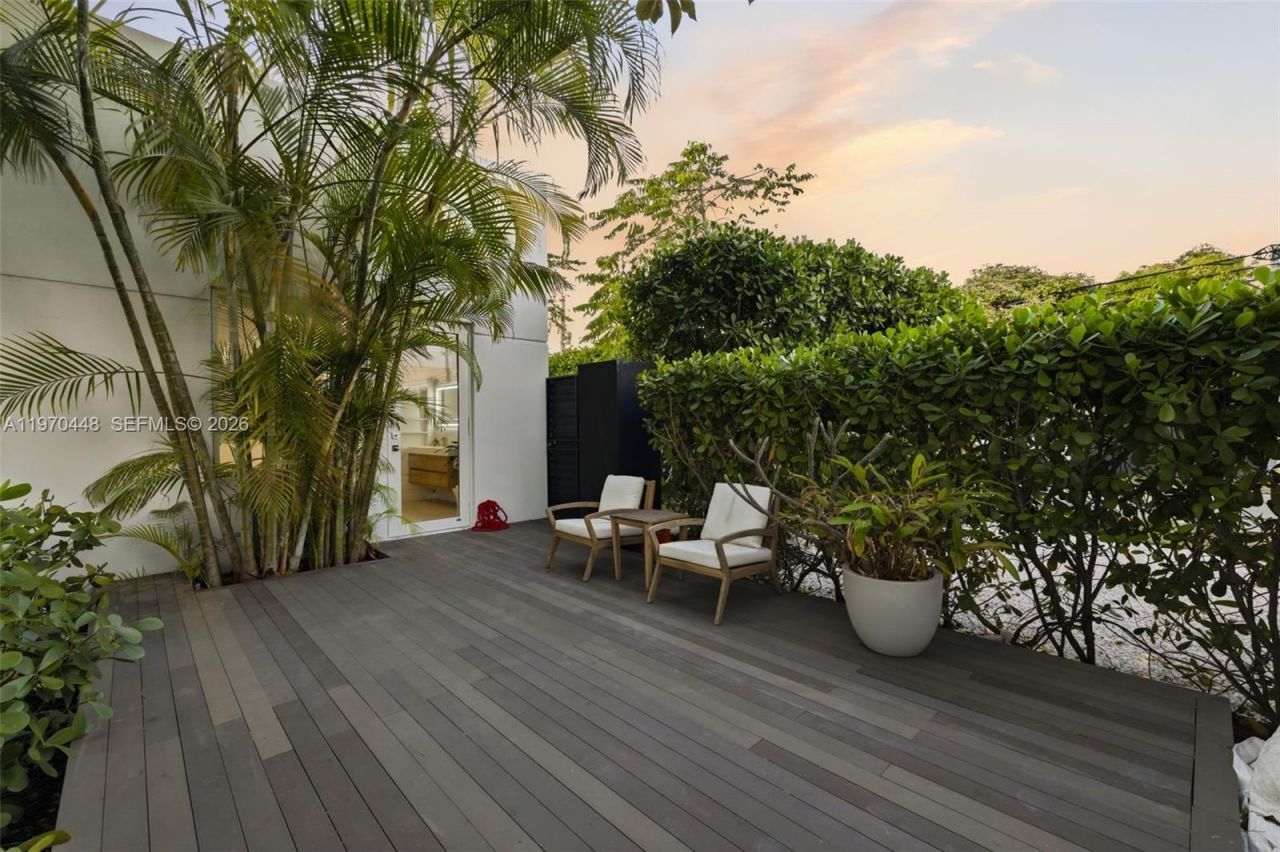 6014 SW 22nd St, Miami, FL 33155 Photo