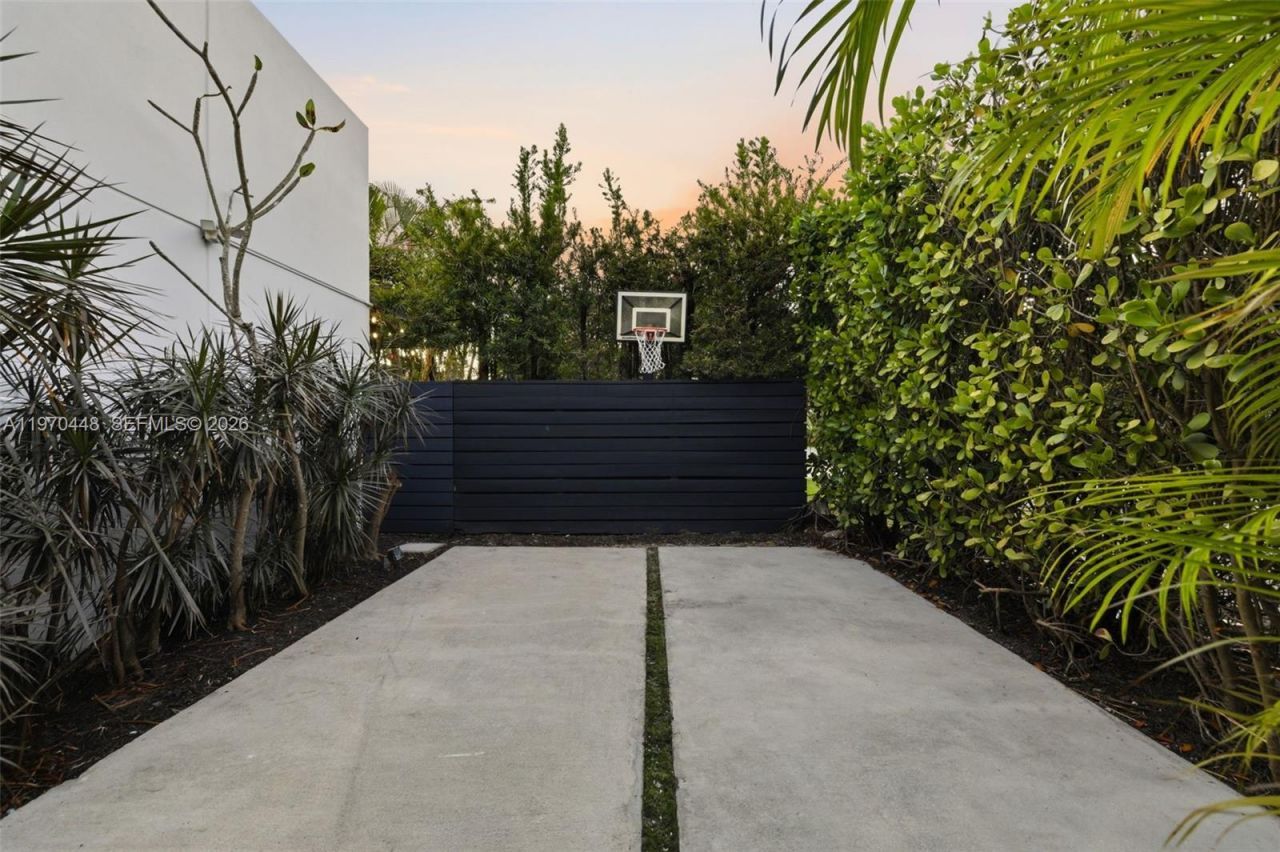 6014 SW 22nd St, Miami, FL 33155 Photo