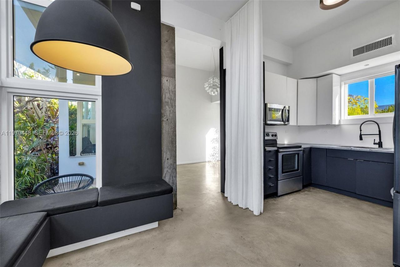 6014 SW 22nd St, Miami, FL 33155 Photo