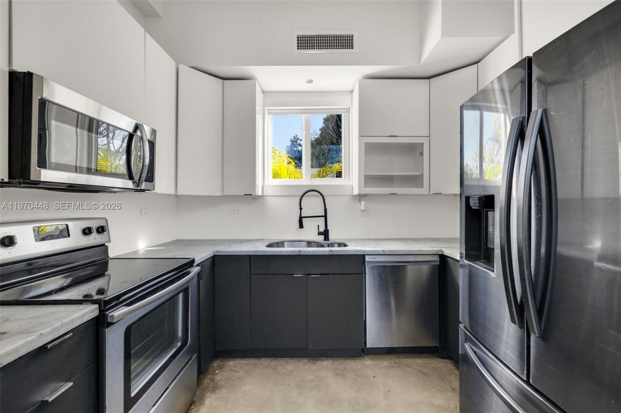 6014 SW 22nd St, Miami, FL 33155 Photo