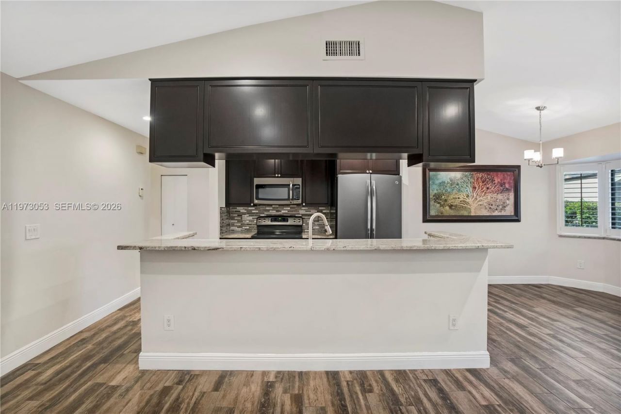 349 NW 94th Ter, Plantation, FL 33324 Photo