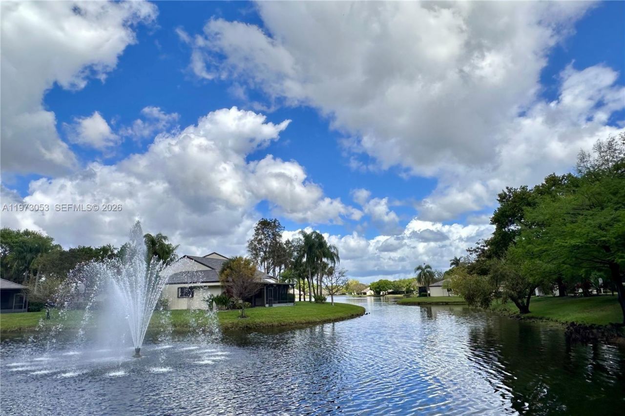 349 NW 94th Ter, Plantation, FL 33324 Photo