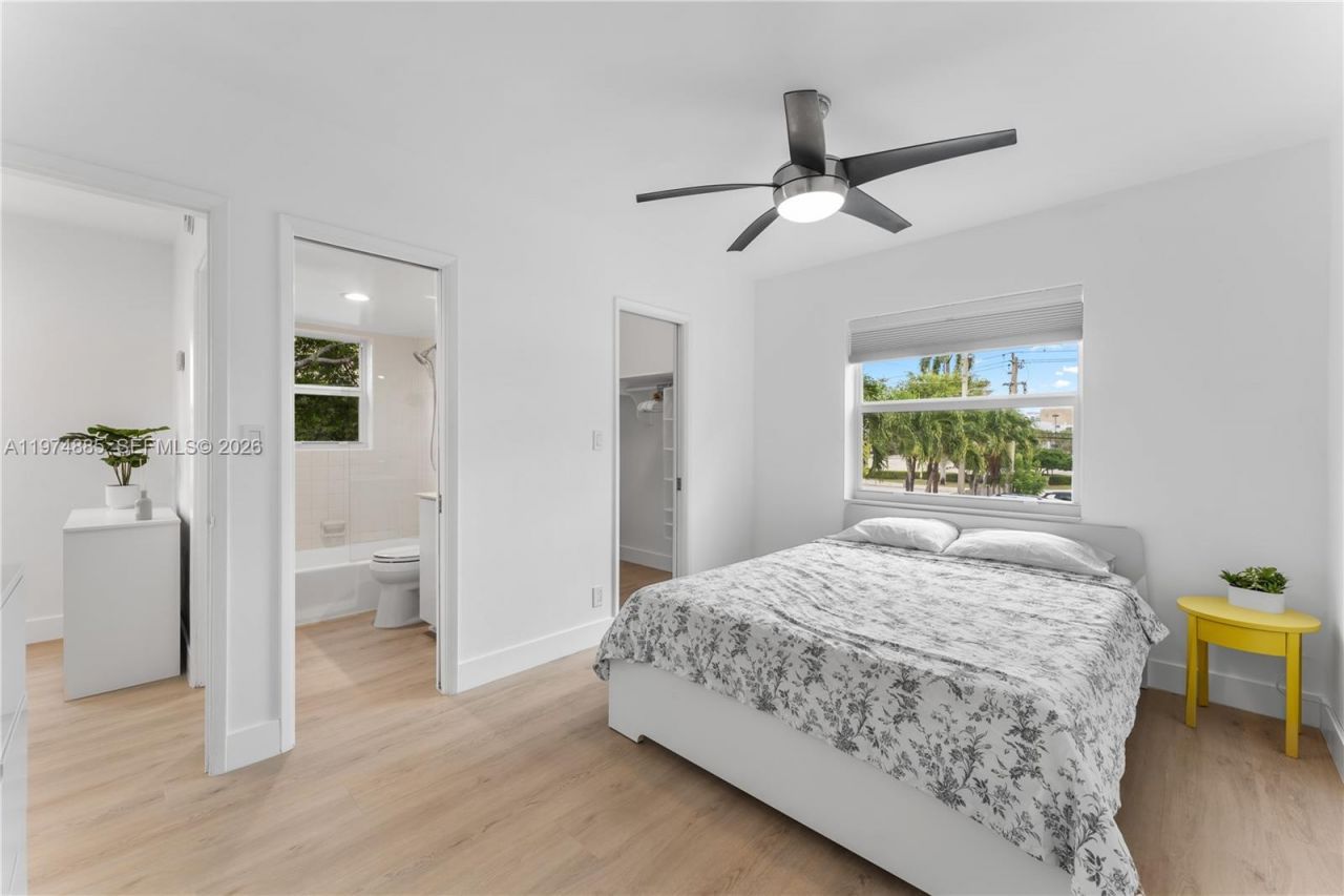 815 Middle River Dr, Unit 218, Fort Lauderdale, FL 33304 Photo