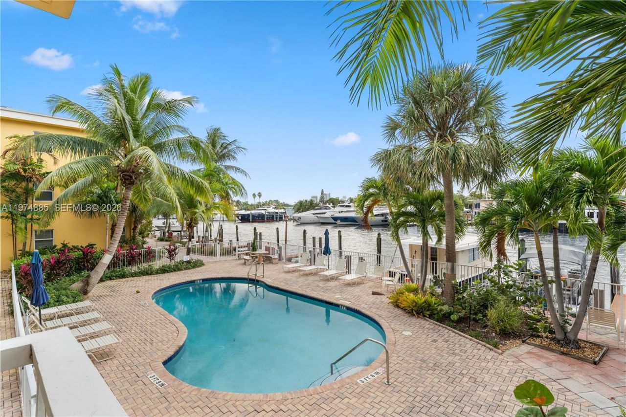 815 Middle River Dr, Unit 218, Fort Lauderdale, FL 33304 Photo