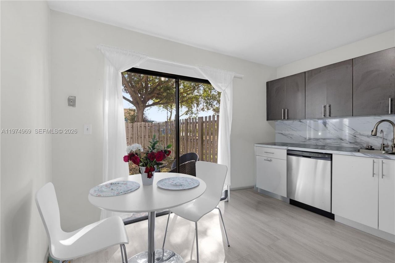 11180 NW 35th St, Unit 11180, Sunrise, FL 33351 Photo