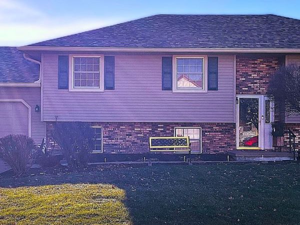 805 W Spring Street, Eldridge, IA 52748