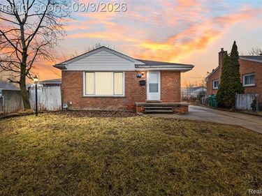 139 Belton Street, Garden City, MI 48135