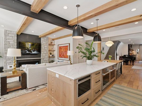 715 Rice Street E, Wayzata, MN 55391