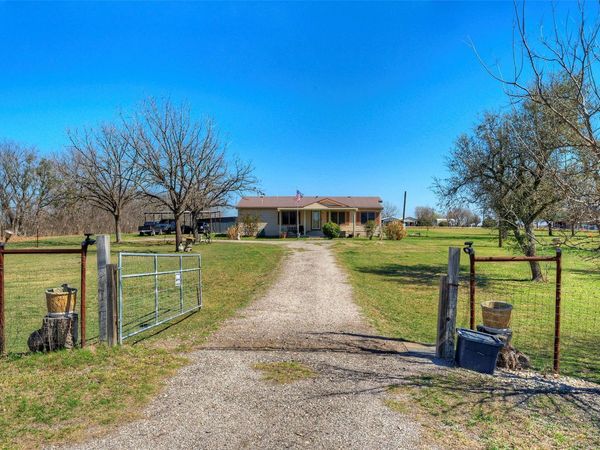 901 County Road 134 RD, Hutto, TX 78634