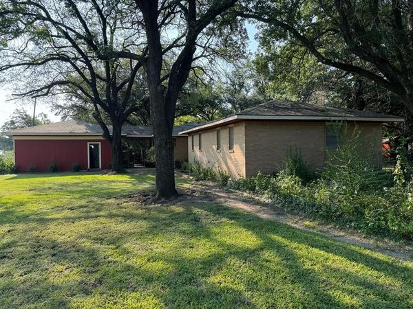 205 W Dickson Street, Milford, TX 76670