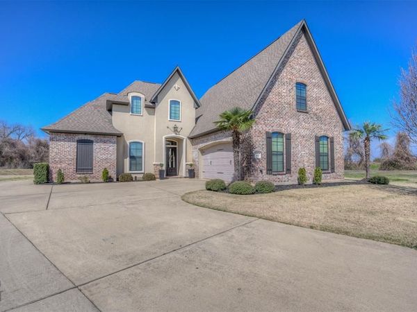 602 Glenshire Drive, Bossier City, LA 71111