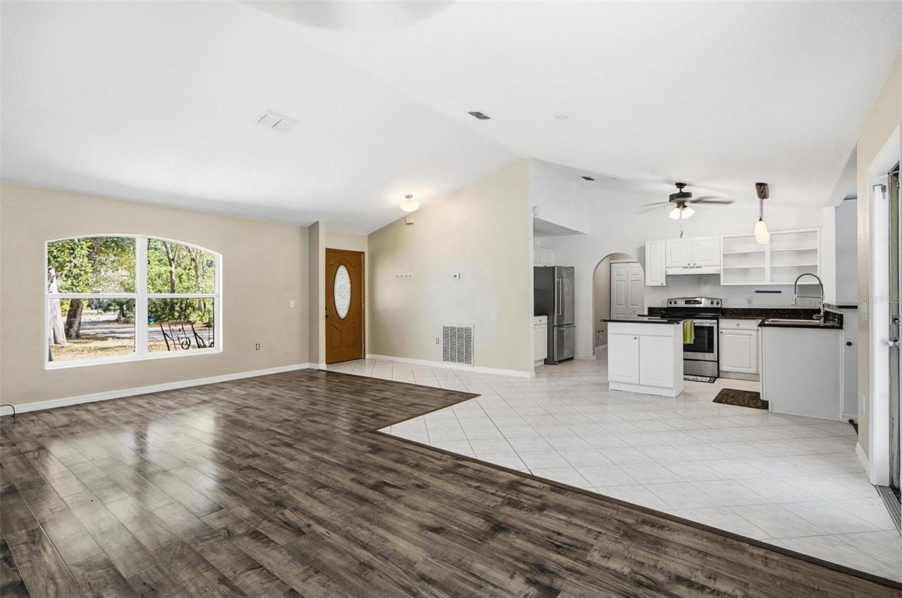 610 N Summit Avenue , Lake Helen, FL 32744 Photo