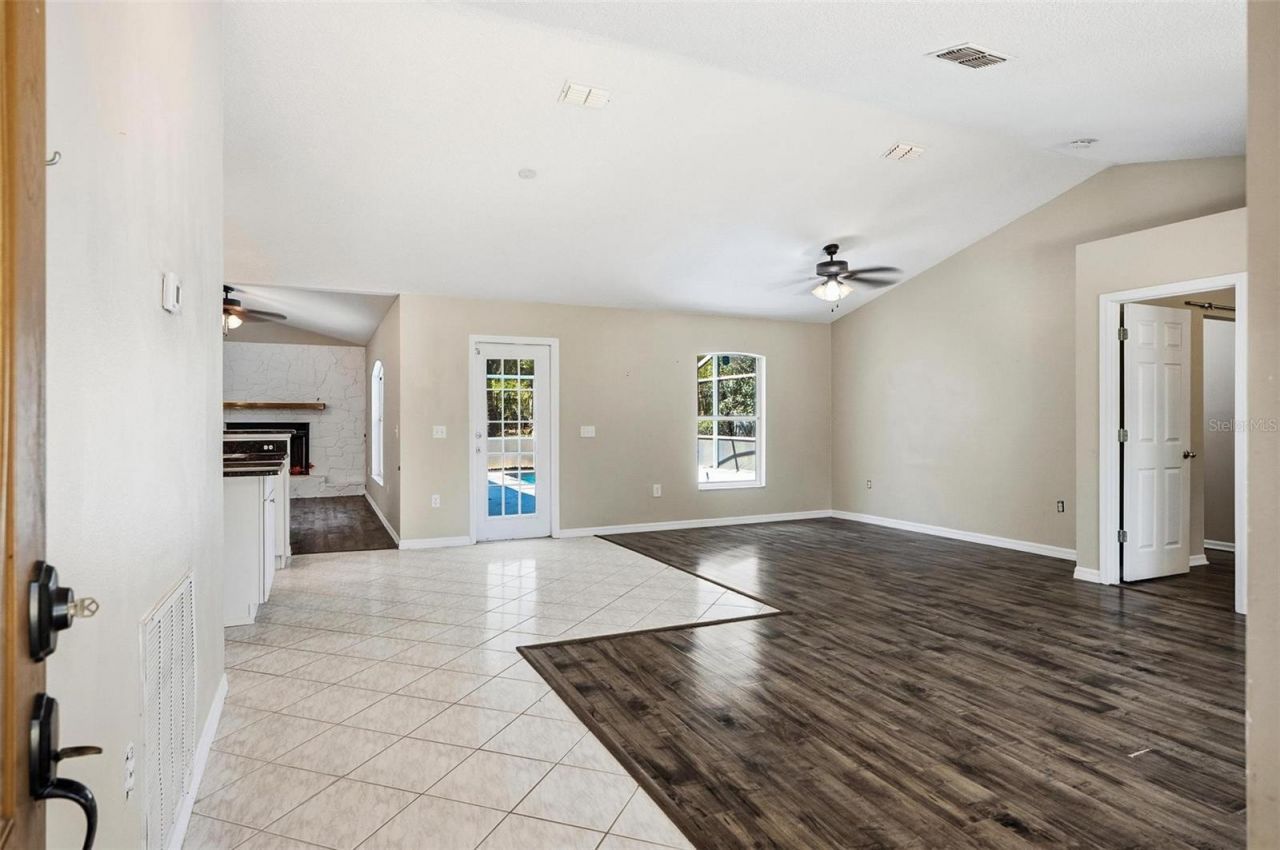 610 N Summit Avenue , Lake Helen, FL 32744 Photo