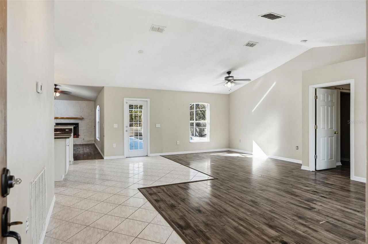 610 N Summit Avenue , Lake Helen, FL 32744 Photo