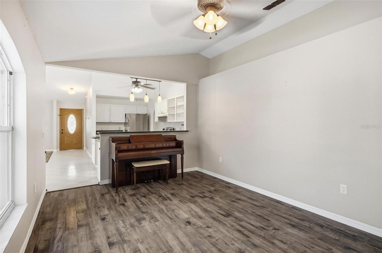 610 N Summit Avenue , Lake Helen, FL 32744 Photo