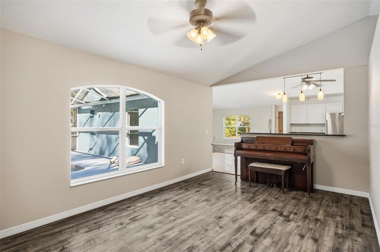 610 N Summit Avenue , Lake Helen, FL 32744 Photo