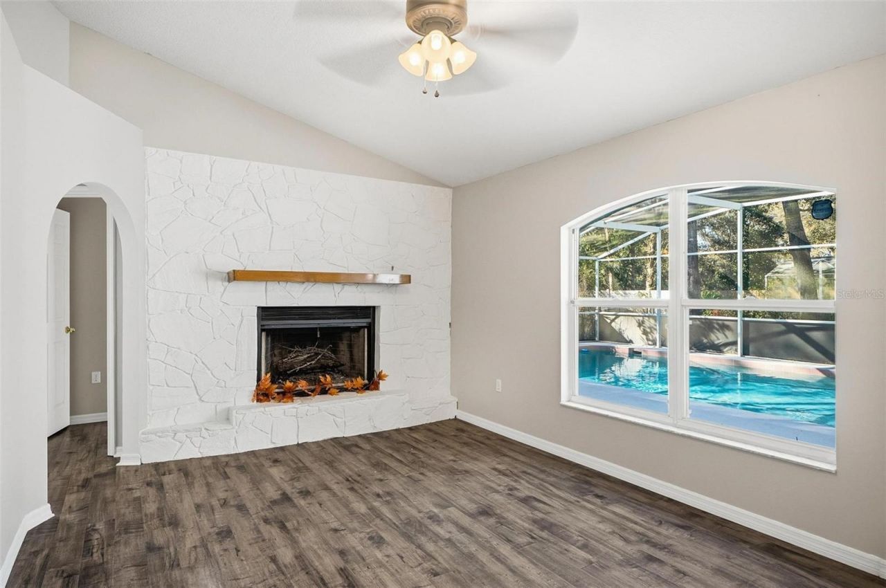 610 N Summit Avenue , Lake Helen, FL 32744 Photo