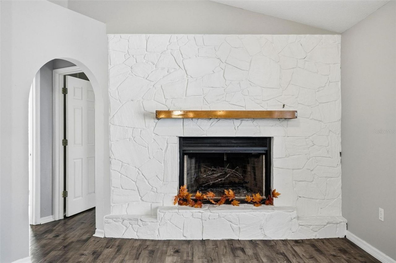 610 N Summit Avenue , Lake Helen, FL 32744 Photo