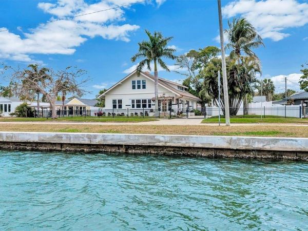 3925 SUNRISE DRIVE S, ST PETERSBURG, FL 33705