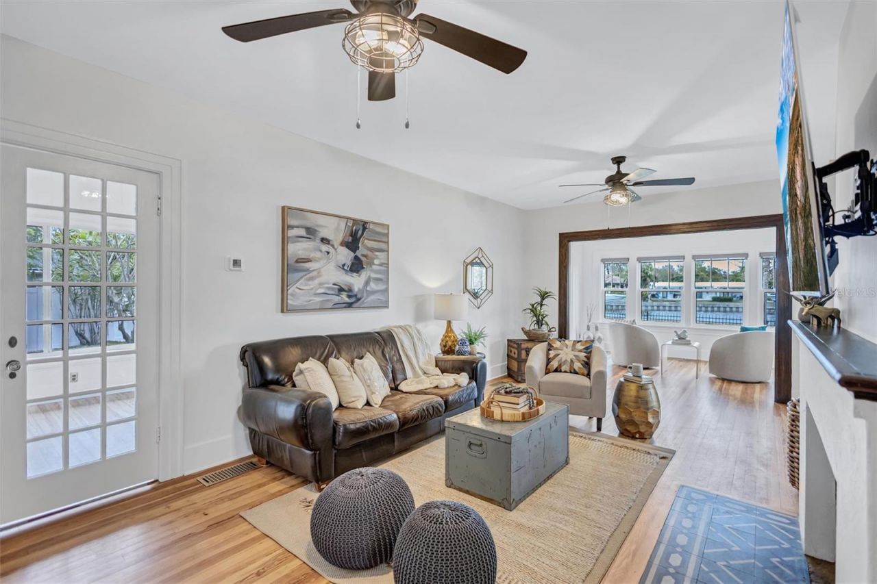 3925 Sunrise Drive S, Saint Petersburg, FL 33705 Photo