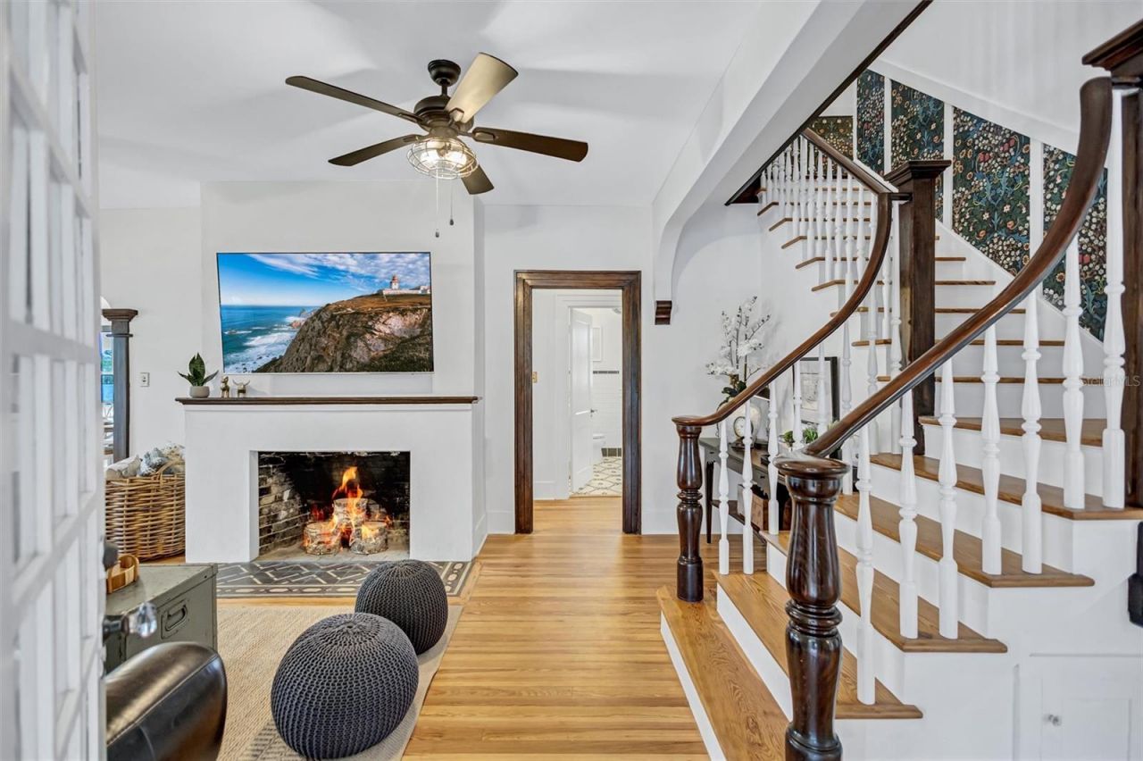 3925 Sunrise Drive S, Saint Petersburg, FL 33705 Photo