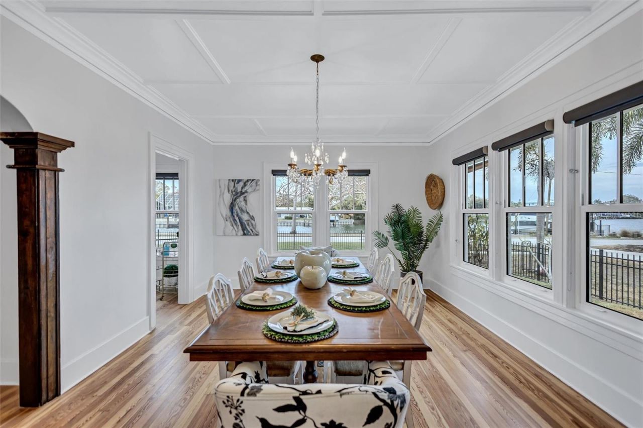 3925 Sunrise Drive S, Saint Petersburg, FL 33705 Photo