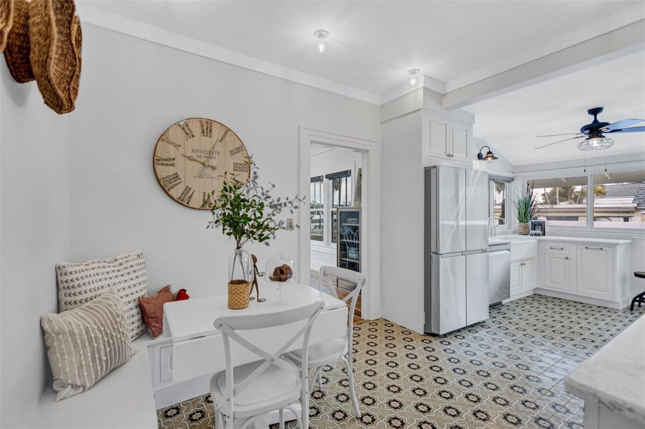 3925 Sunrise Drive S, Saint Petersburg, FL 33705 Photo