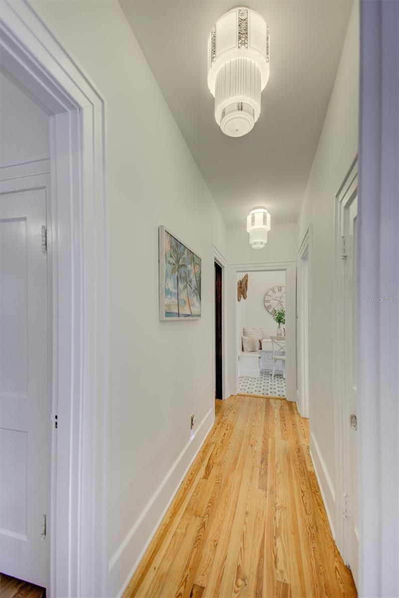 3925 Sunrise Drive S, Saint Petersburg, FL 33705 Photo