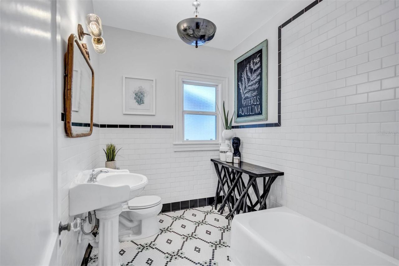 3925 Sunrise Drive S, Saint Petersburg, FL 33705 Photo