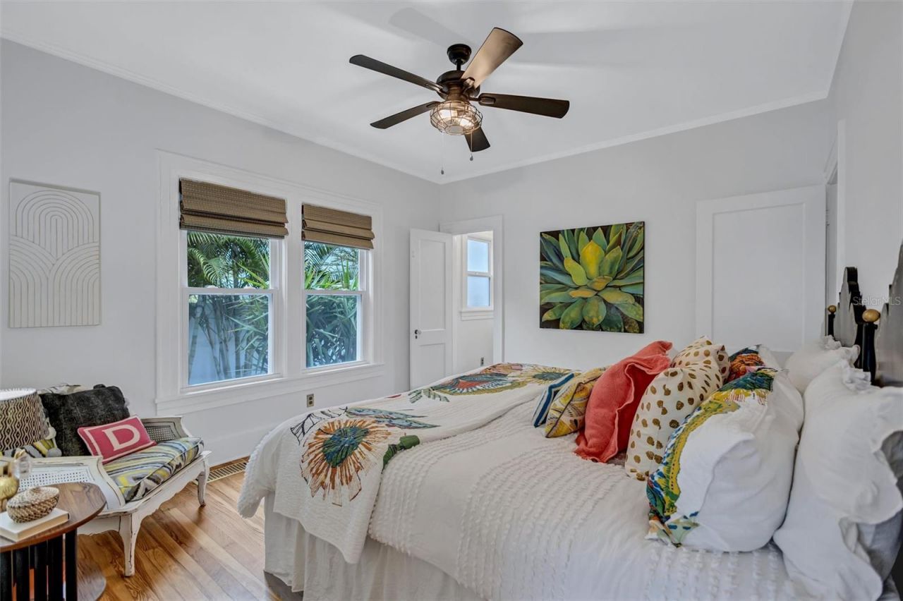 3925 Sunrise Drive S, Saint Petersburg, FL 33705 Photo