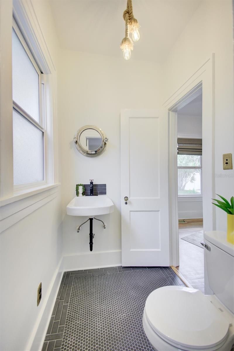 3925 Sunrise Drive S, Saint Petersburg, FL 33705 Photo