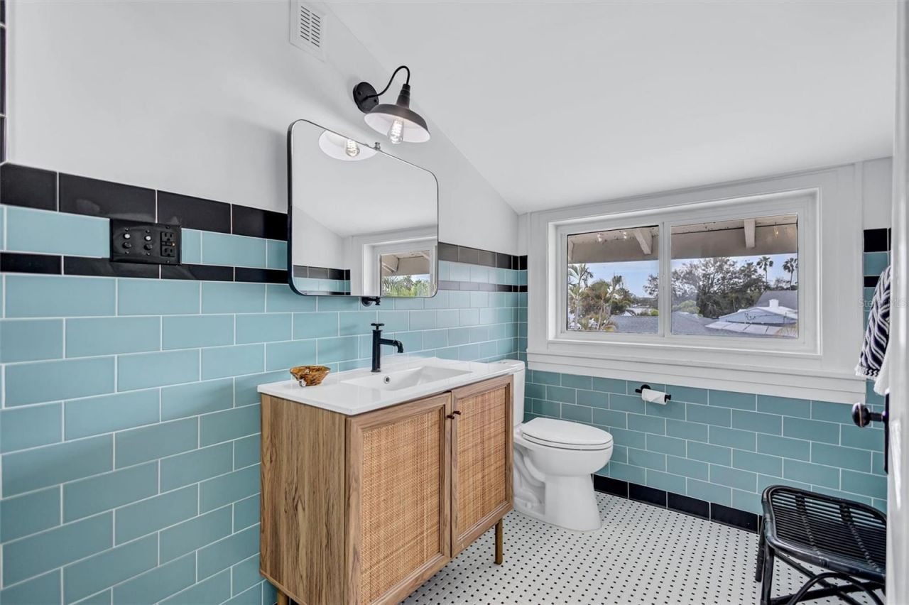 3925 Sunrise Drive S, Saint Petersburg, FL 33705 Photo