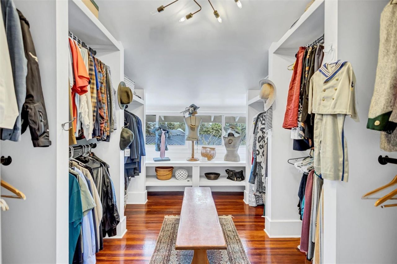 3925 Sunrise Drive S, Saint Petersburg, FL 33705 Photo