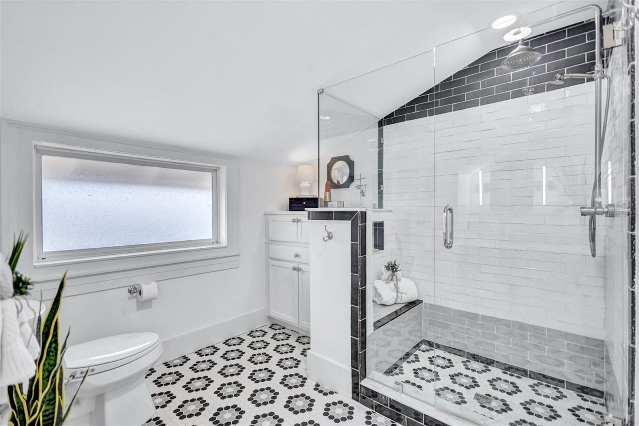 3925 Sunrise Drive S, Saint Petersburg, FL 33705 Photo