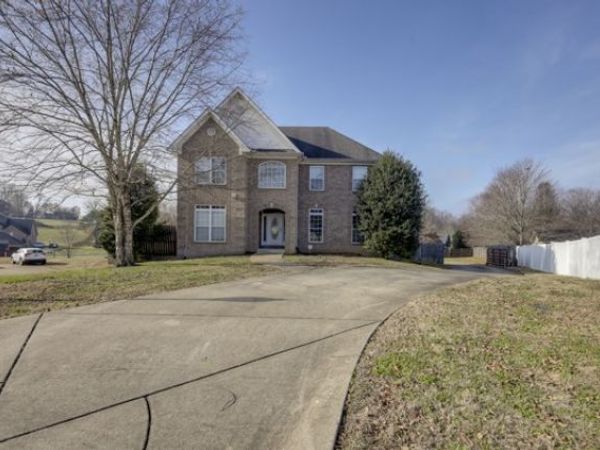 5007 Caira Ct, Pleasant View, TN 37146