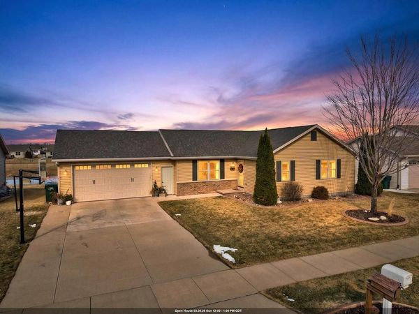 1390 MARIE DRIVE, Kaukauna, WI 54130