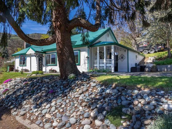 305 3rd Street, Juliaetta, ID 83535