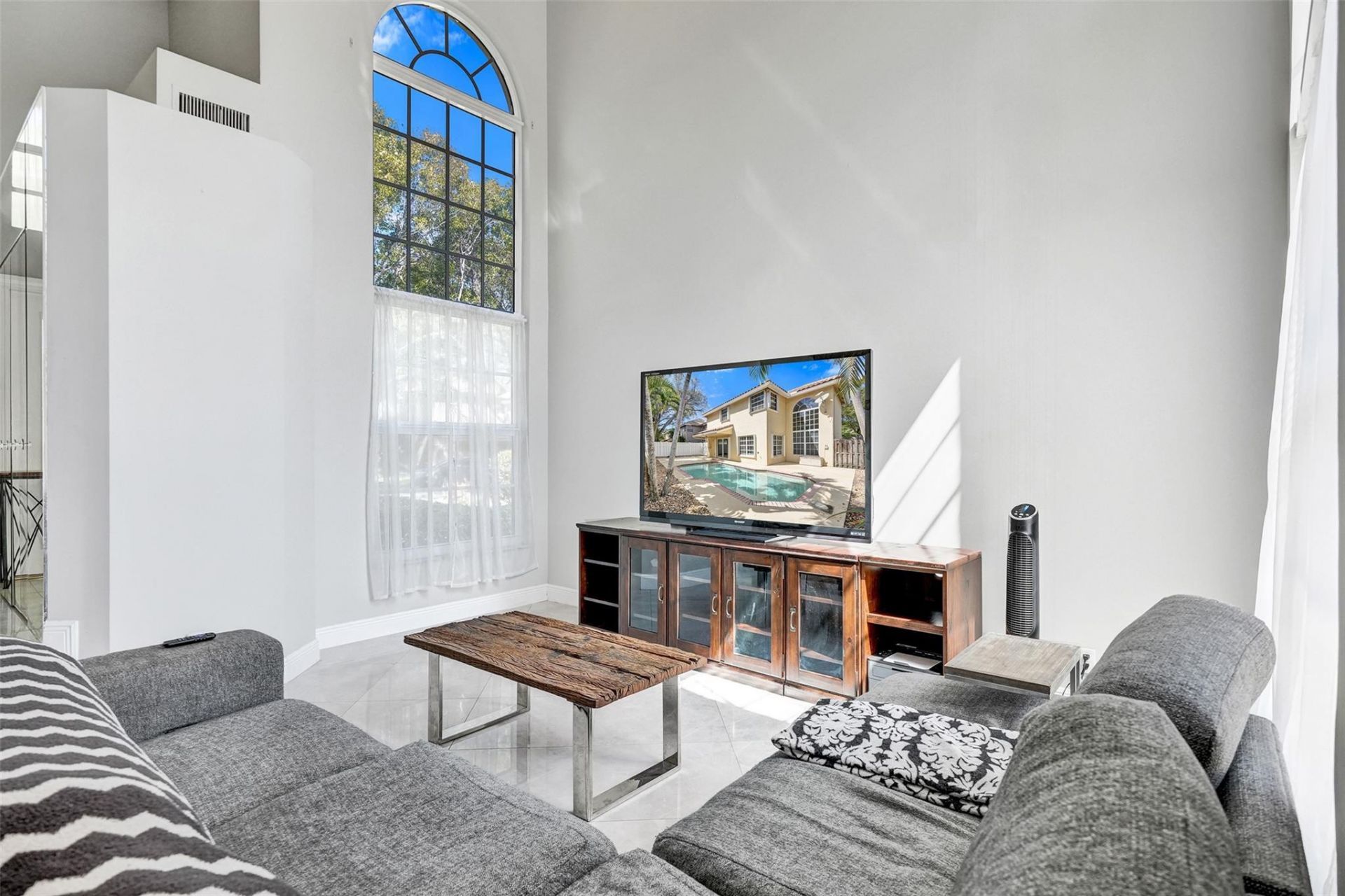 11064 Bismarck Place, Hollywood, FL 33026 Photo