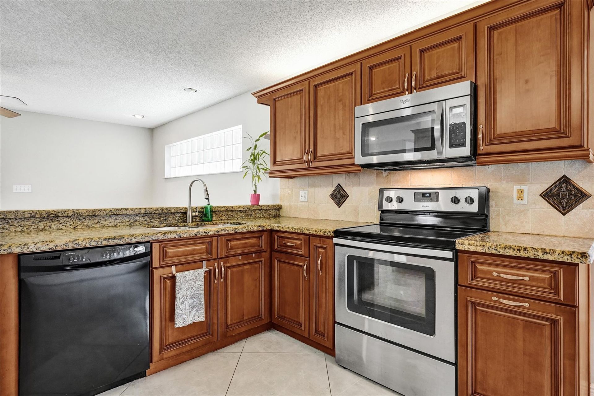 11064 Bismarck Place, Hollywood, FL 33026 Photo